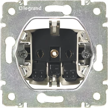 Силовая розетка LEGRAND Valena 2К+3 с защитными шторками автоматические клеммы 10/16 А 230/250 В белый